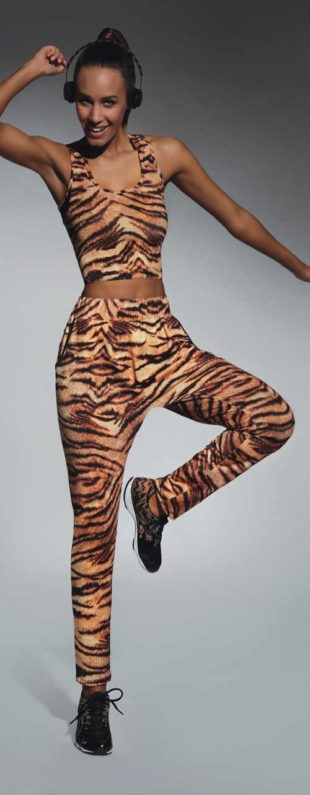 Hnedé športové legíny s tigrím vzorom