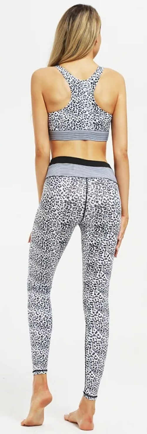 Čierno-biele leopardie fitness oblečenie